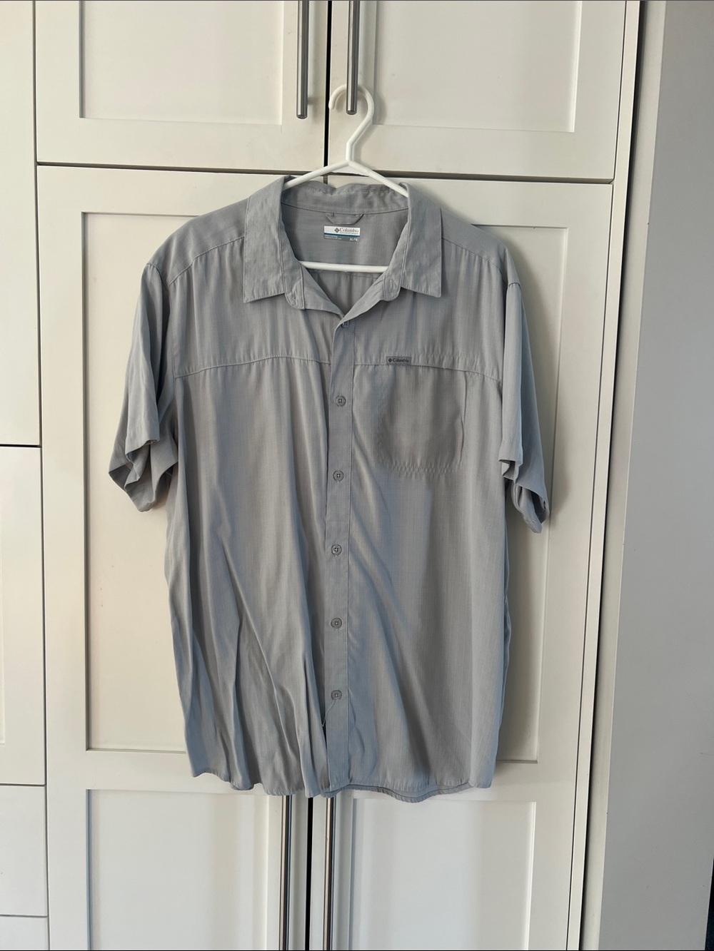 Columbia Light Gray Men’s Short-Sleeve Button-Down Shirt